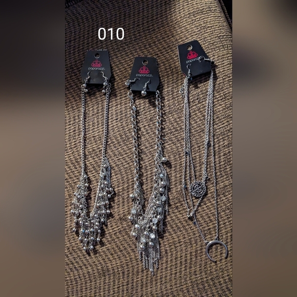 Paparazzi Jewelry - 3 SETS - Necklace And Earrings - Picture 1 of 1